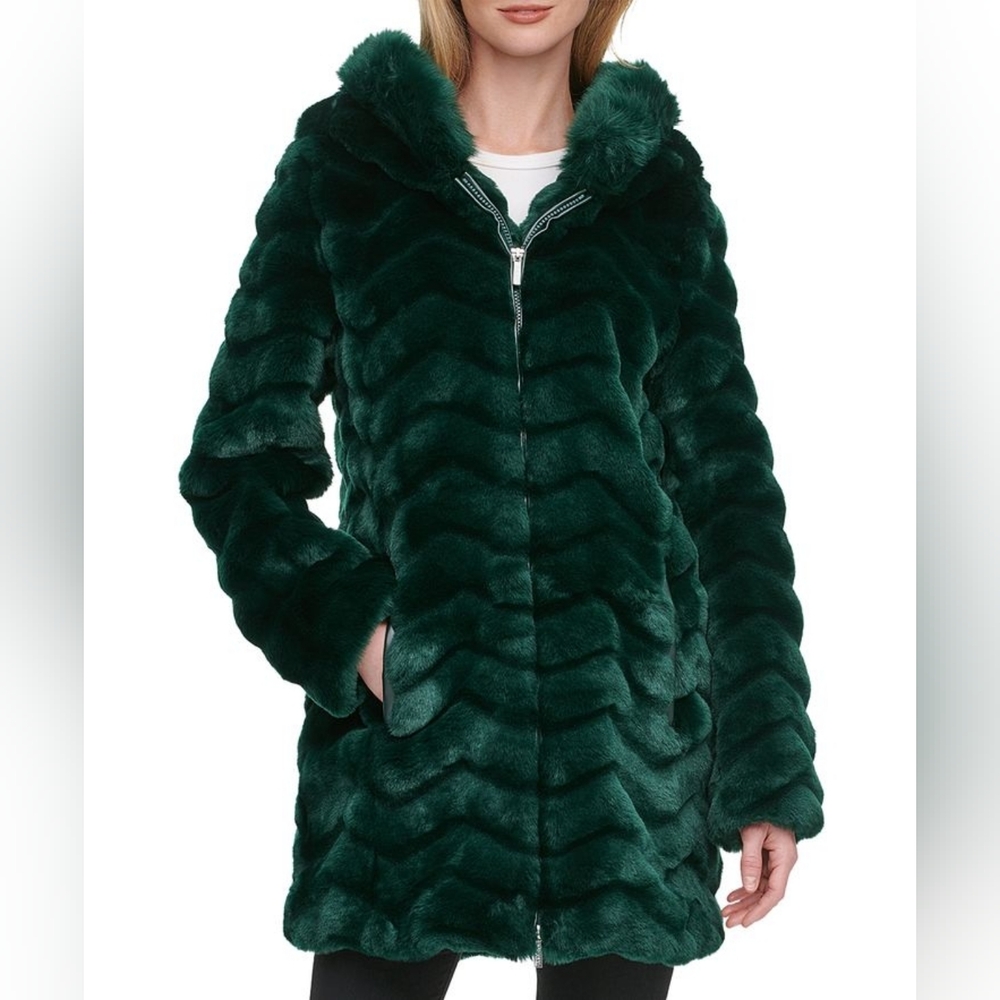 DKNY faux fur jacket winter coat women medium Chevron look like new Green - Picture 1 of 4
